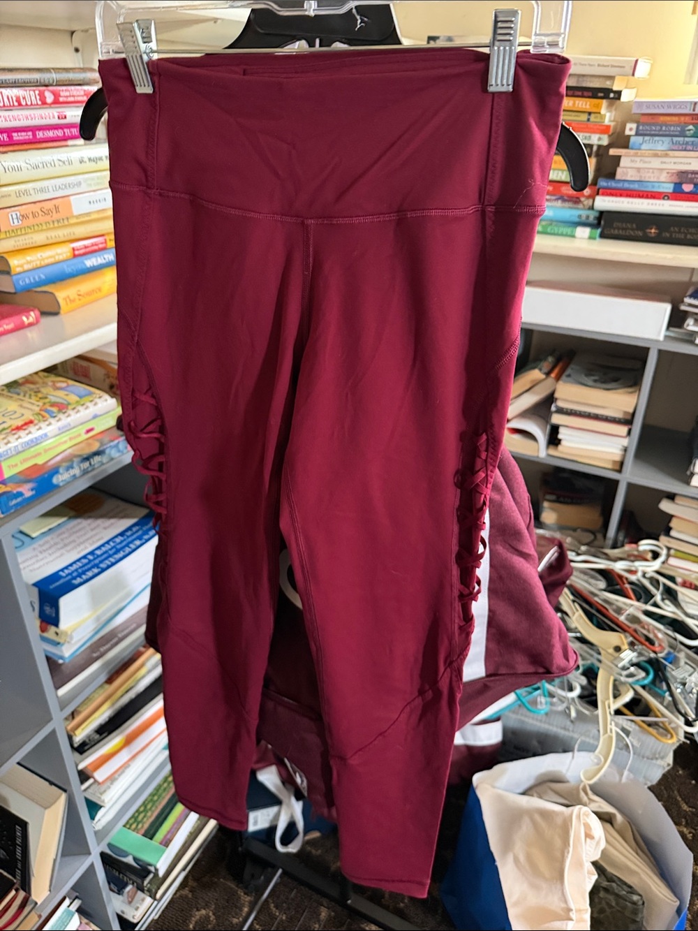 Victoria Sport wine color leggings